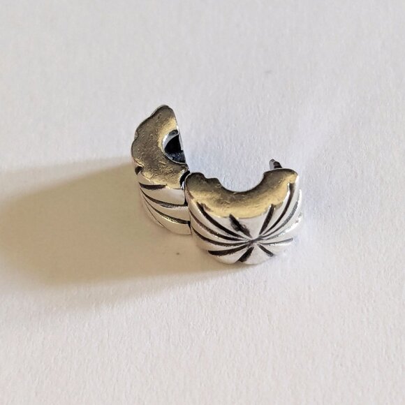 Authentic Retired Pandora Sunburst Clip - Picture 2 of 3